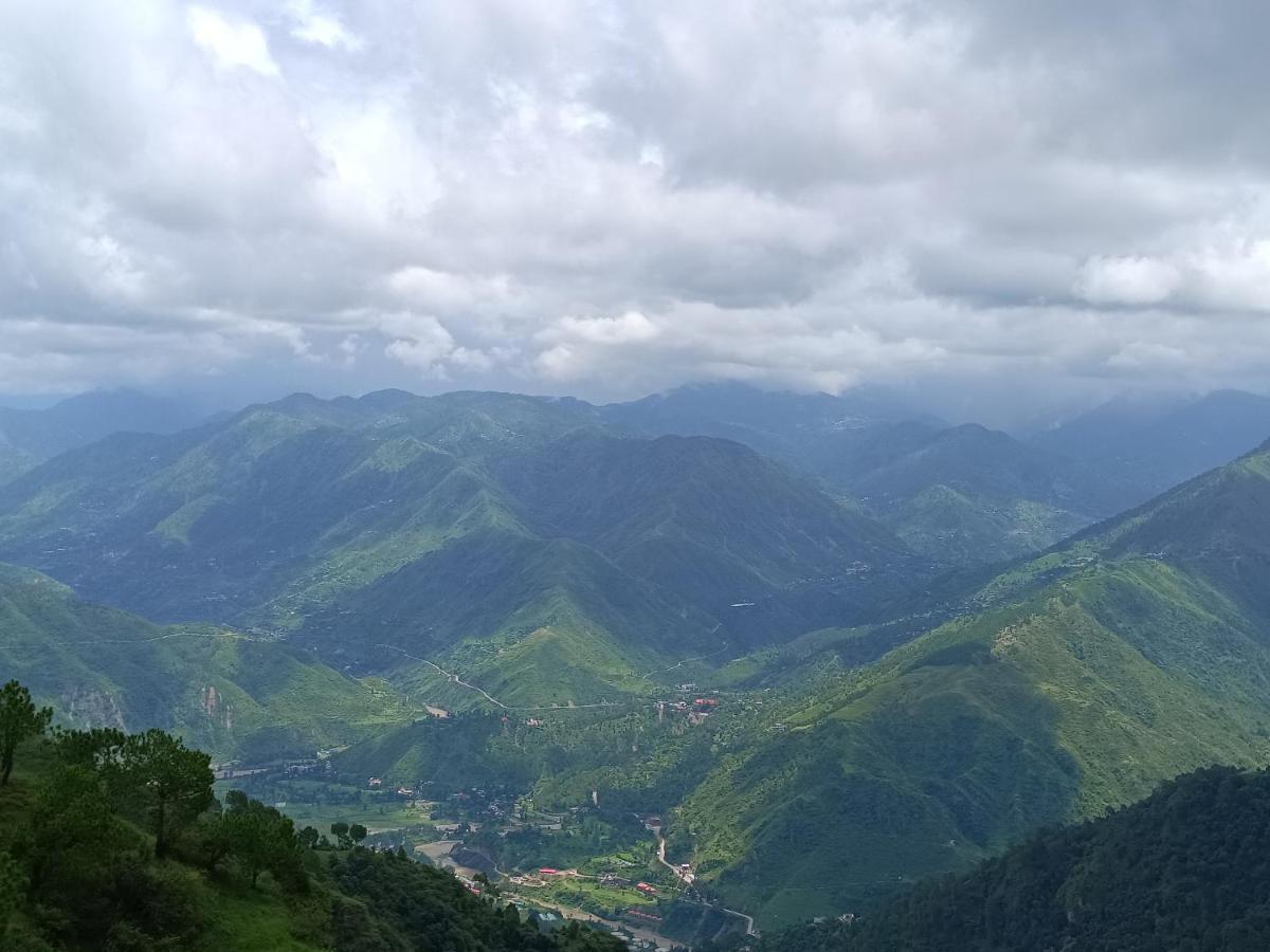 Windmill Inn Solan Екстер'єр фото